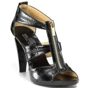 Michael Kors Black Patent Leather Berkley T-Strap Sandals Size 7